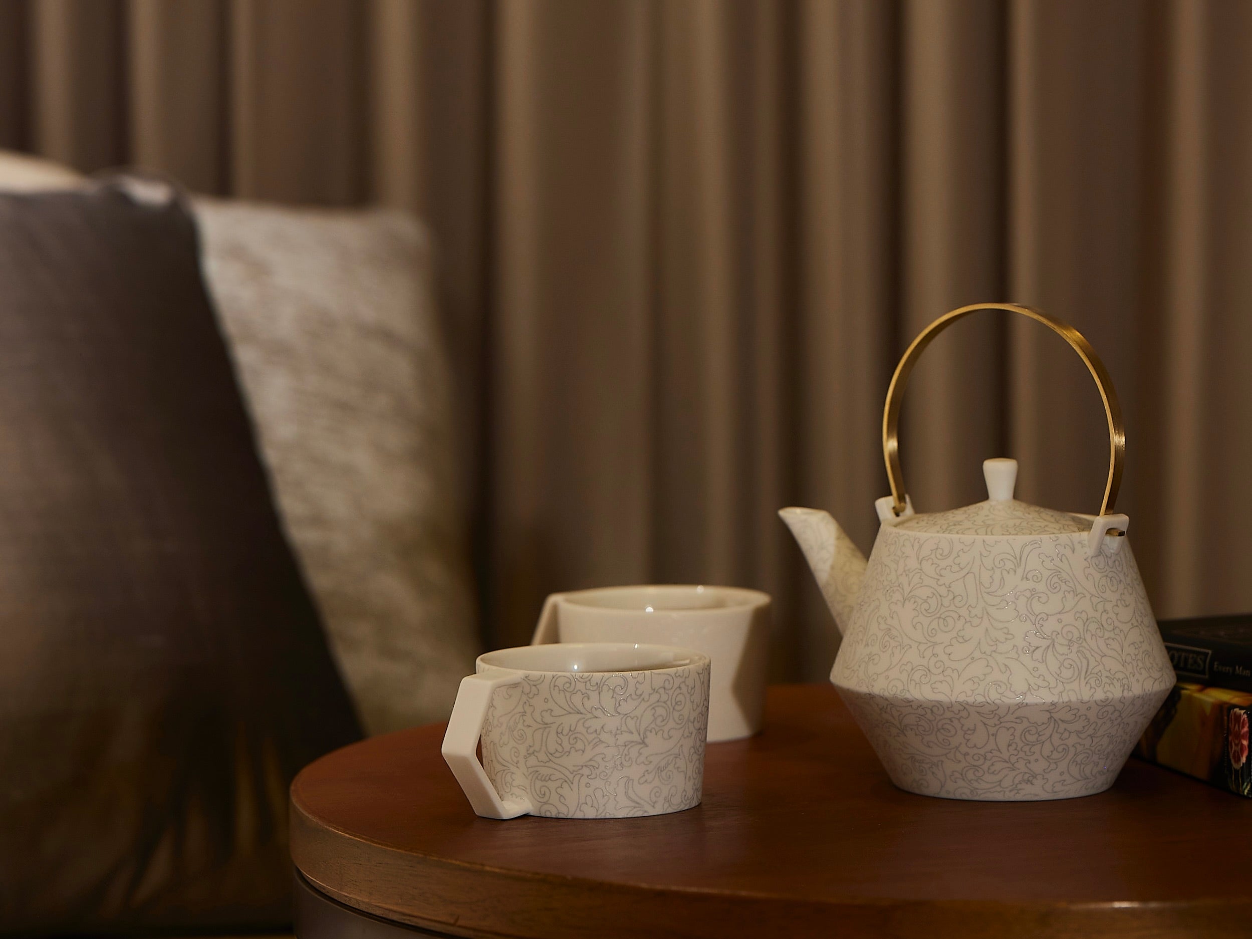 毎日のささやかな幸せ習慣。心を整えるティータイム