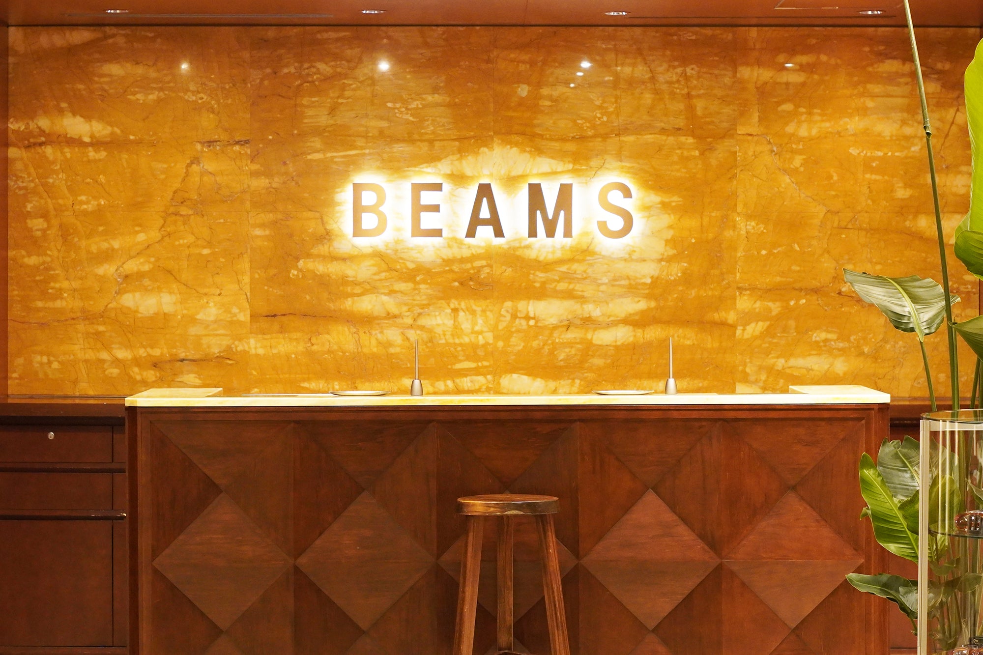 着こなしから感じる遊びと余裕。大人の男性の装いを楽しむなら。|ビームス 六本木ヒルズ【Find the store】