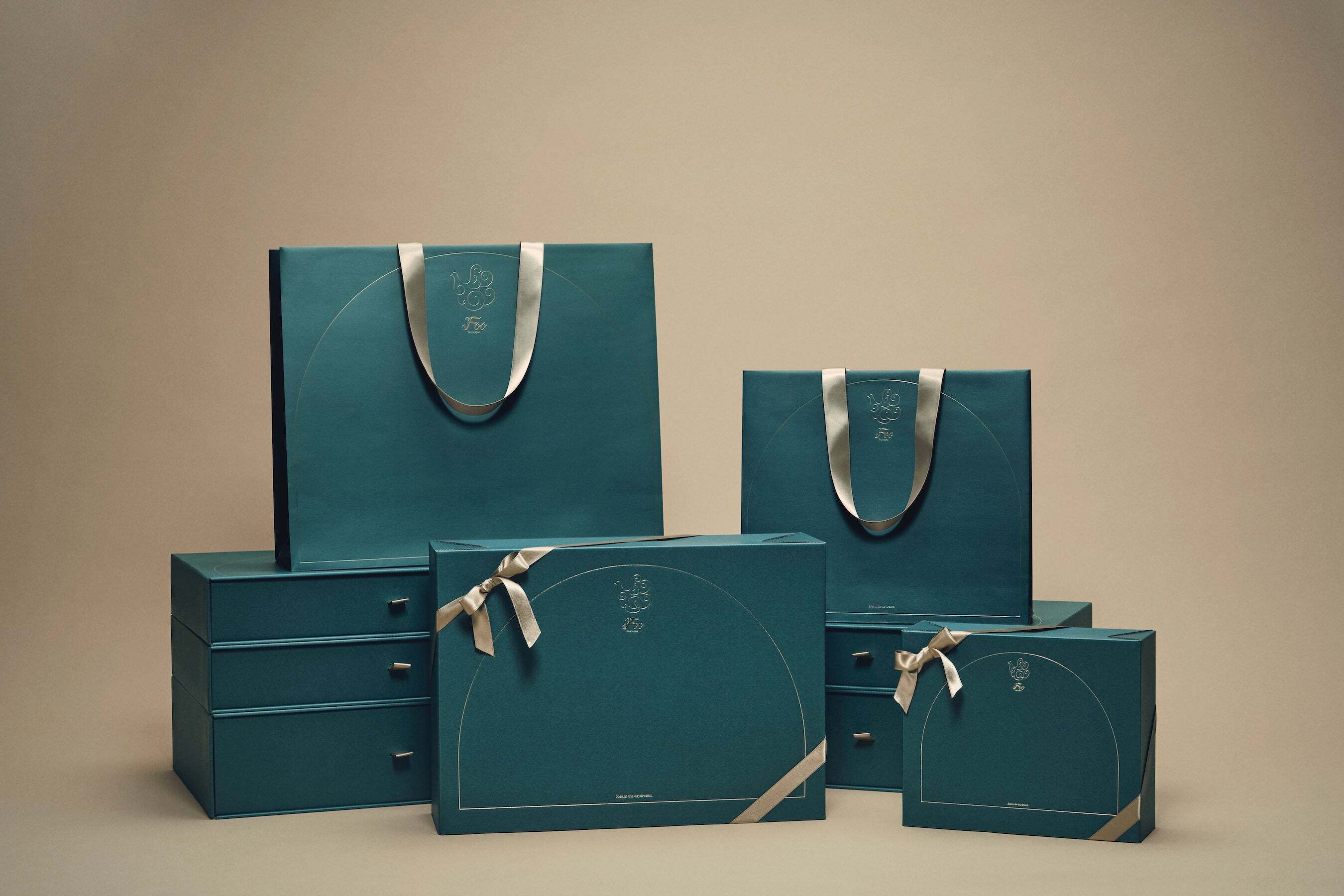 大切な人との旅をより特別にするサプライズギフトの渡し方