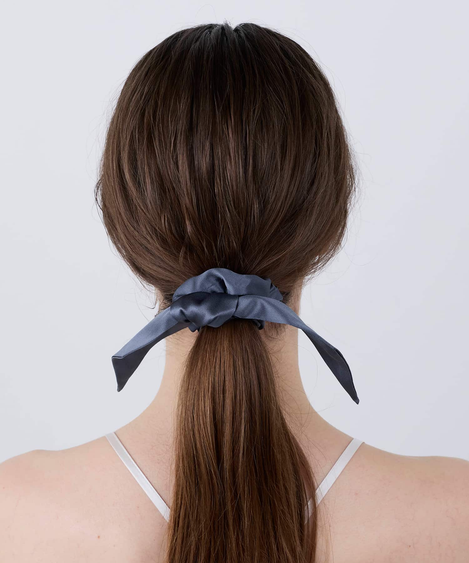 シルクリボンシュシュ 2WAYタイプ  チャコールグレー