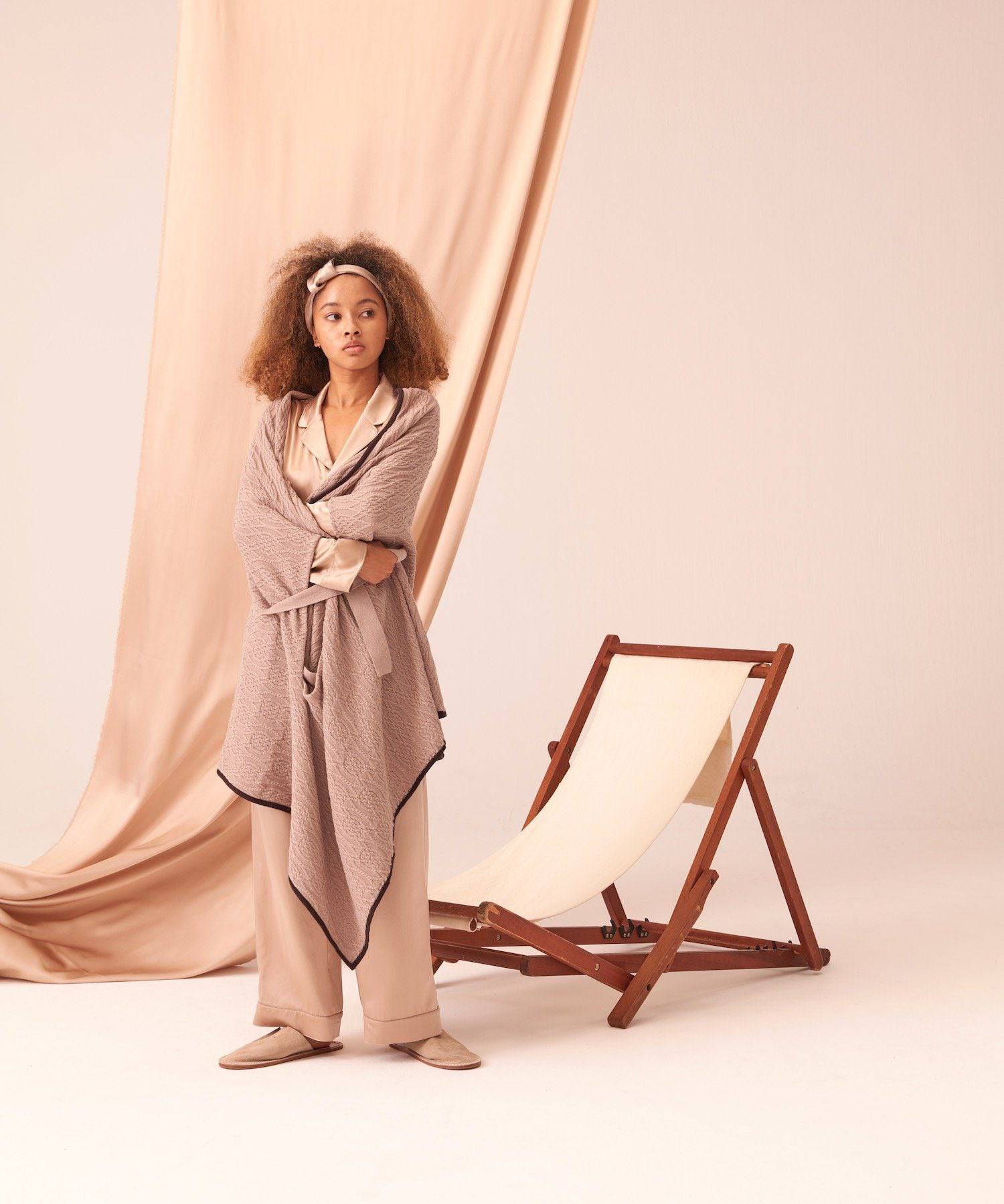 コットンカシミヤ ニットブランケットケープ ベージュ - Foo Tokyo公式ストア